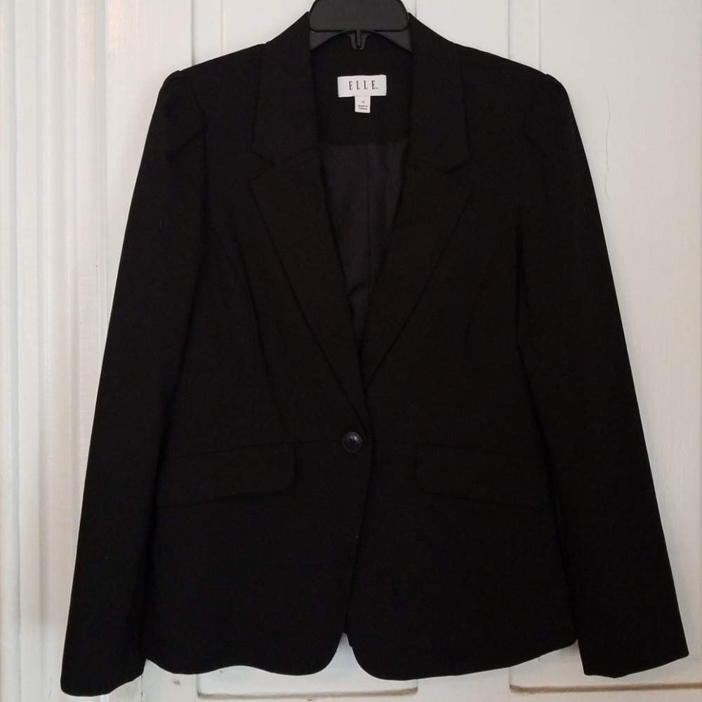 Elle Black Blazer
